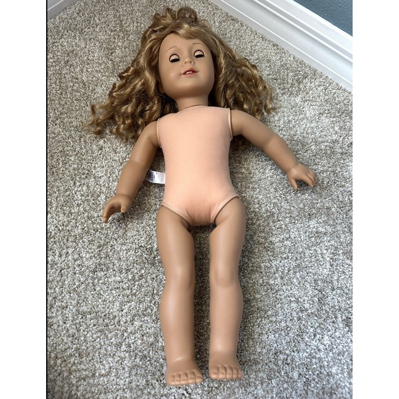 American Girl Doll- Courtney with Blue Top and Denim Skirt - Picture 4 of 16